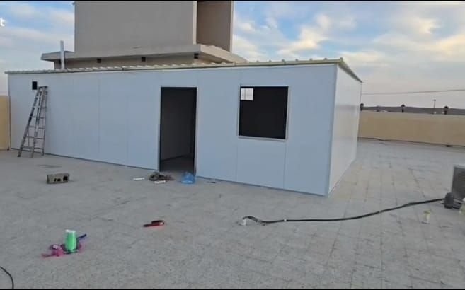 ساندوتش بانل جدة | تركيب غرف ومستودعات وهناجر ساندوتش بانل