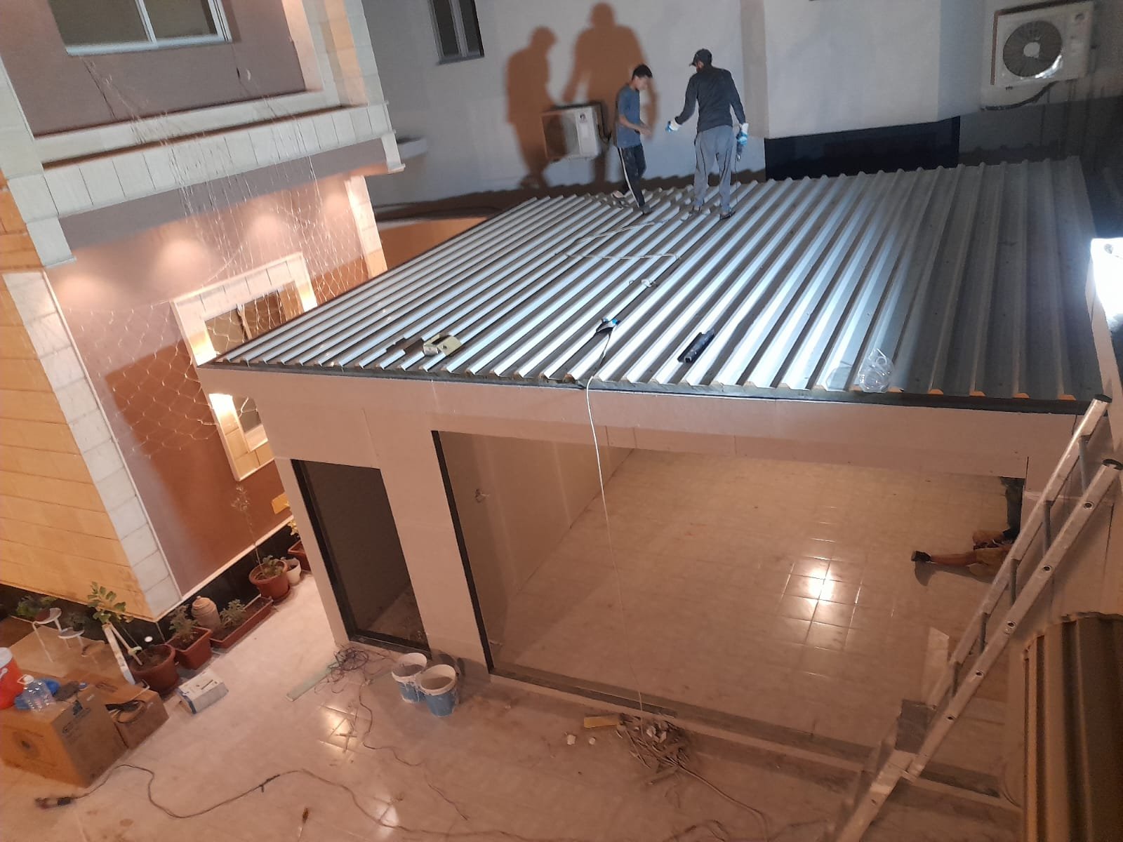 ورشة تركيب ملاحق  ومستودعات ساندوتش بانل بجدة وشمال جدة